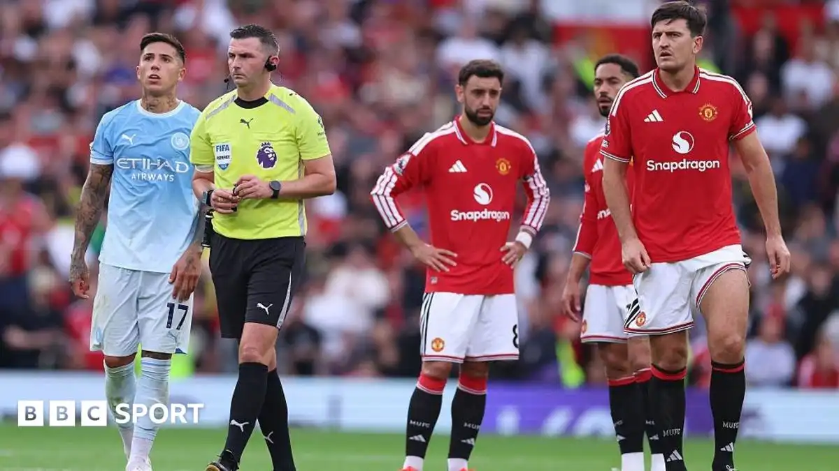 VAR controversy: Pressure for quick decisions obvious in rushed derby review