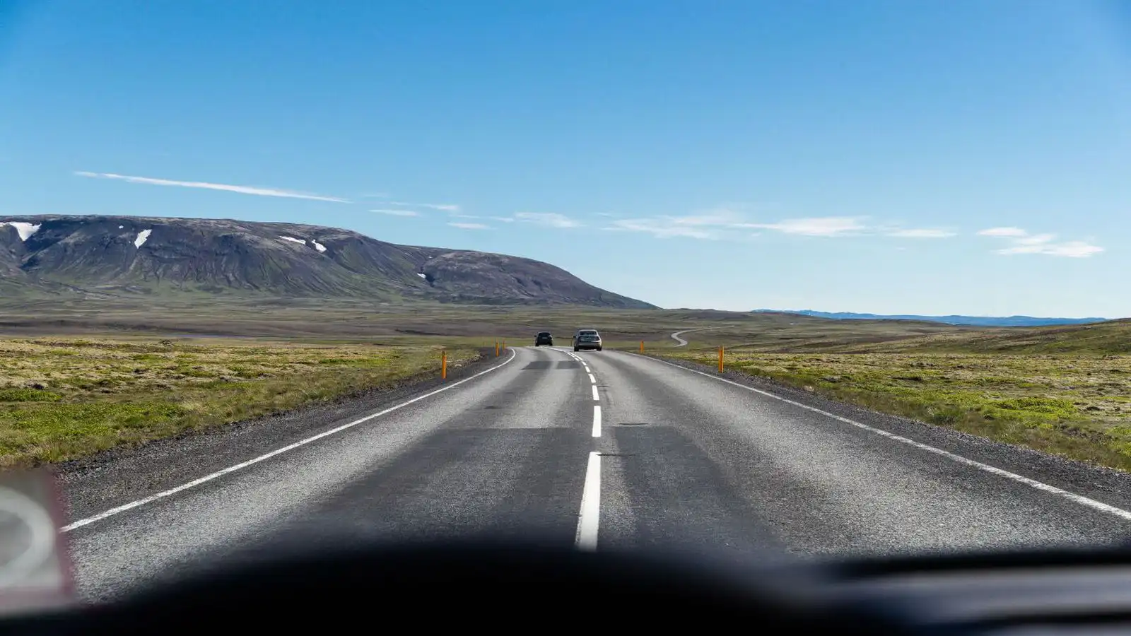 Var illa sofin og endaði á bíl úr gagn­stæðri átt - Vísir