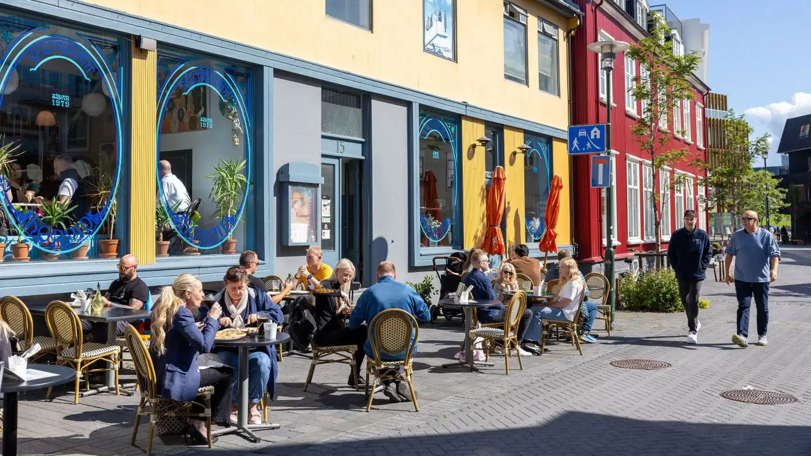 Varað við hviðum á Austur­landi en blíðu í höfuð­borginni - Vísir
