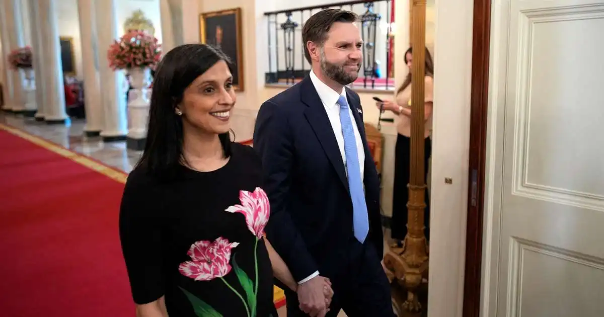 Varaforsetahjónin í Bandaríkjunum eignuðust son