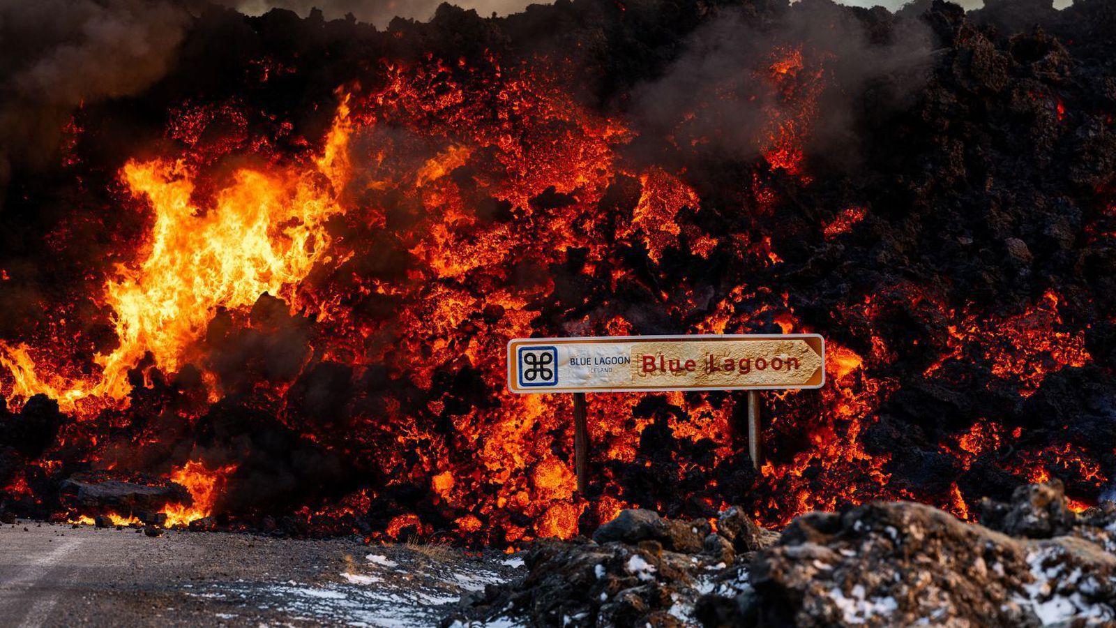 Varnar­garðar á Reykja­nesi: Verk­efnið ríkislög­reglu­stjóra of­viða - Vísir