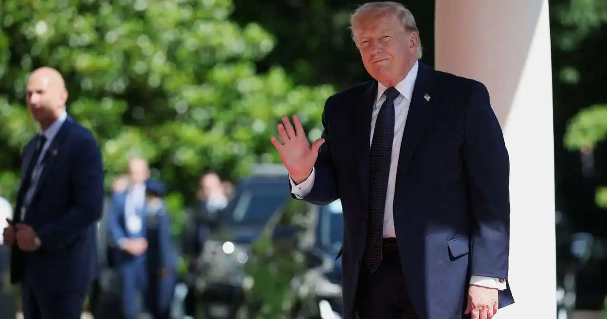 Véfengja yfirlýsingar Trumps um opnun Hormússunds