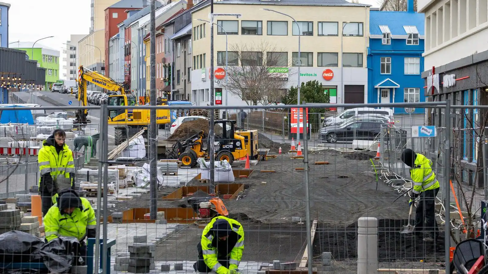 Verk­lok í Þverholti færast frá sumri til ára­móta - Vísir
