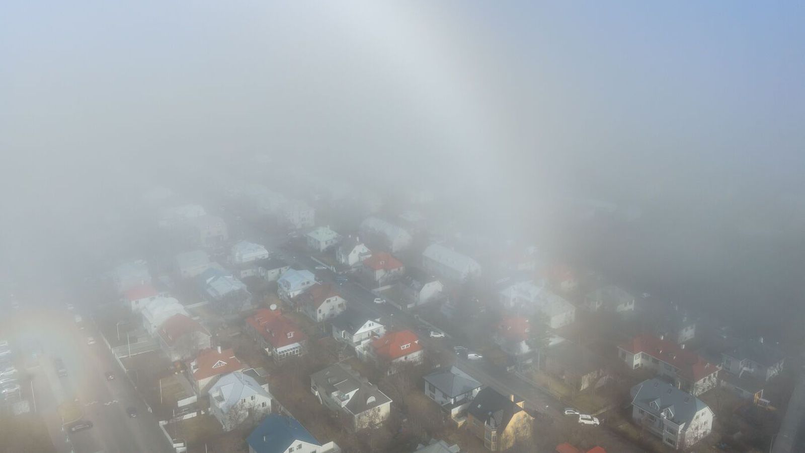 Víða bjart­viðri en líkur á þoku­lofti vestan­til - Vísir