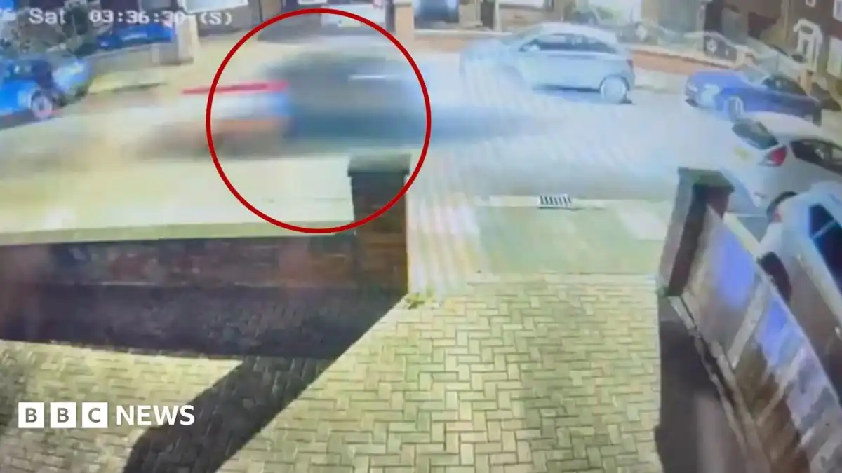Video appears to show police chase minutes before fatal crash