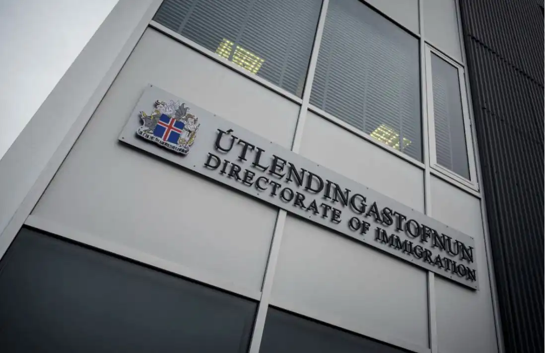 Víetnömsk kona flutt úr landi í lögreglufylgd – Hafði búið og starfað hér í fimm ár - DV