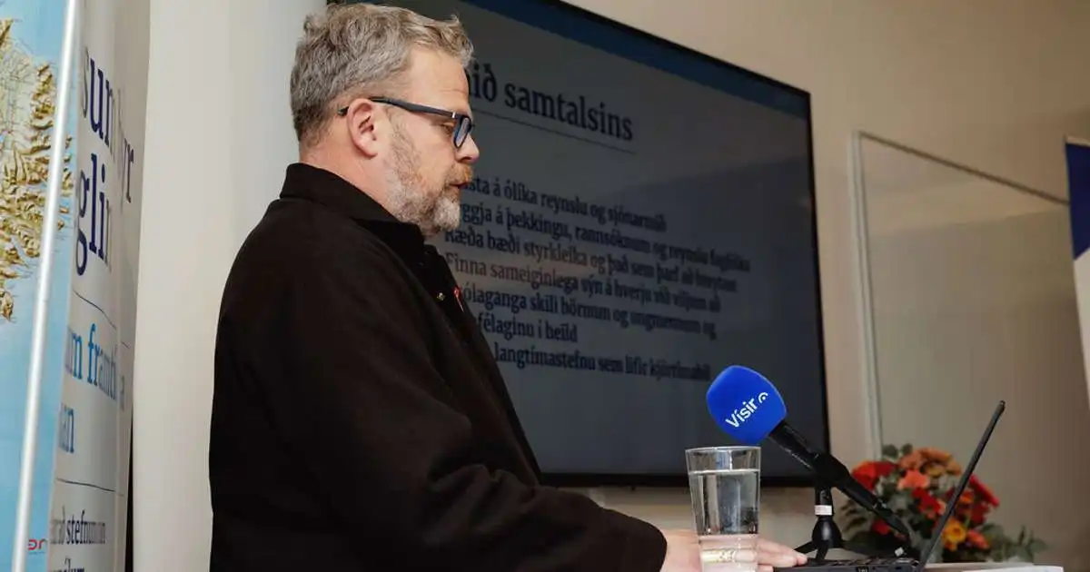 Vilja framtíðarsýn í skólamálum og kalla eftir samtali