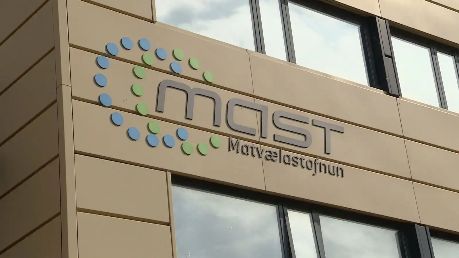 Villti á sér heimildir sem eftir­lits­maður - Vísir