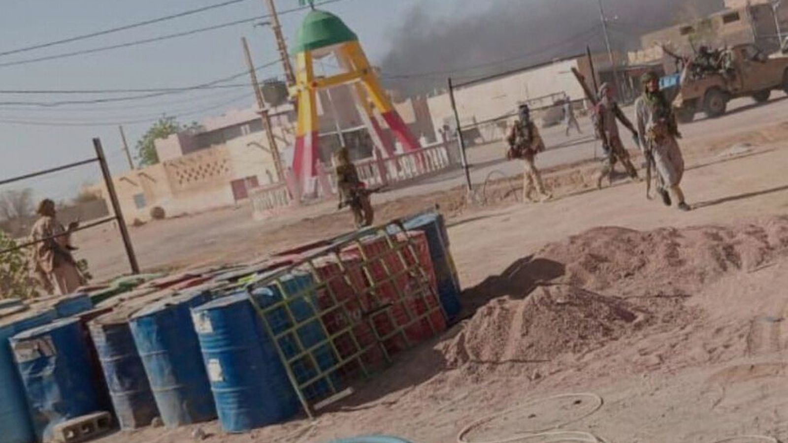 Vinasamtök al-Qaeda sögð reyna að steypa ríkis­stjórninni af stóli - Vísir