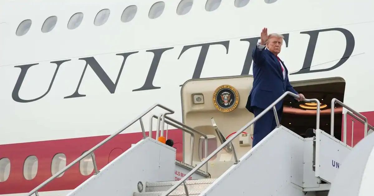 Vinsældir Trumps halda áfram að dala