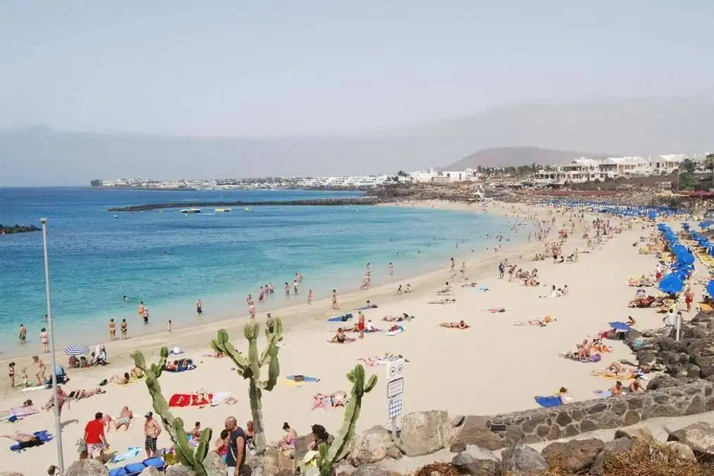WEDNESDAY WEATHER: Calima set to ease as temperatures drop across the Canaries