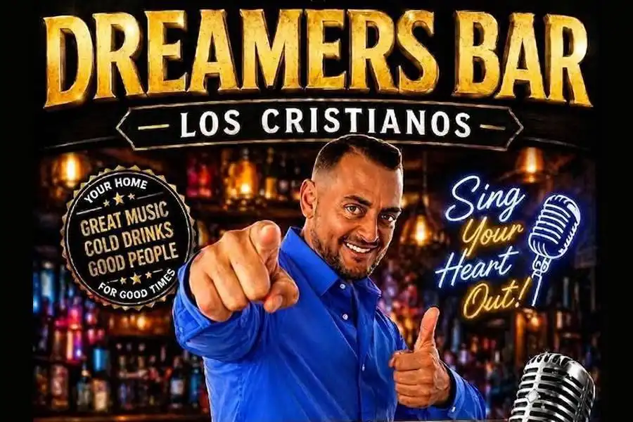 What sets Dreamers Bar apart from the rest in Los Cristianos?
