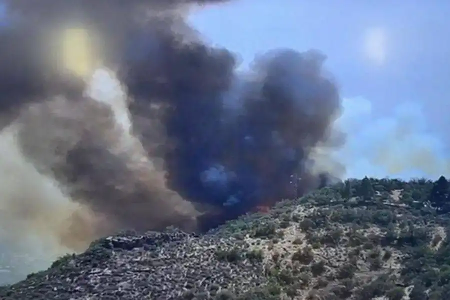 Wildfire breaks out in Gran Canaria as roads are closed