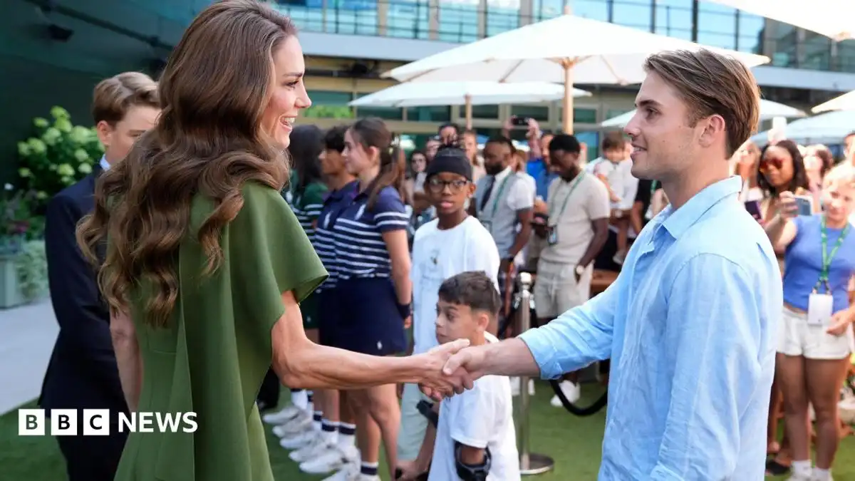 Wimbledon semi-finalist Arthur Fery invites Prince George and Princess Charlotte to play tennis