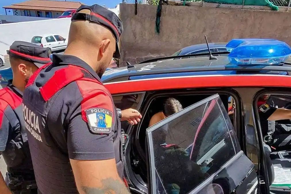 Woman arrested after hiding from police in Tenerife apartment for months
