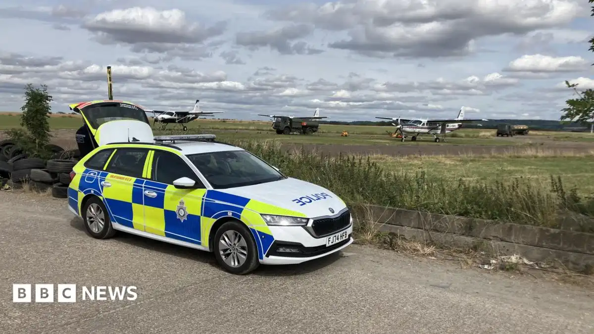 Woman dies in skydiving incident near Nottinghamshire airfield