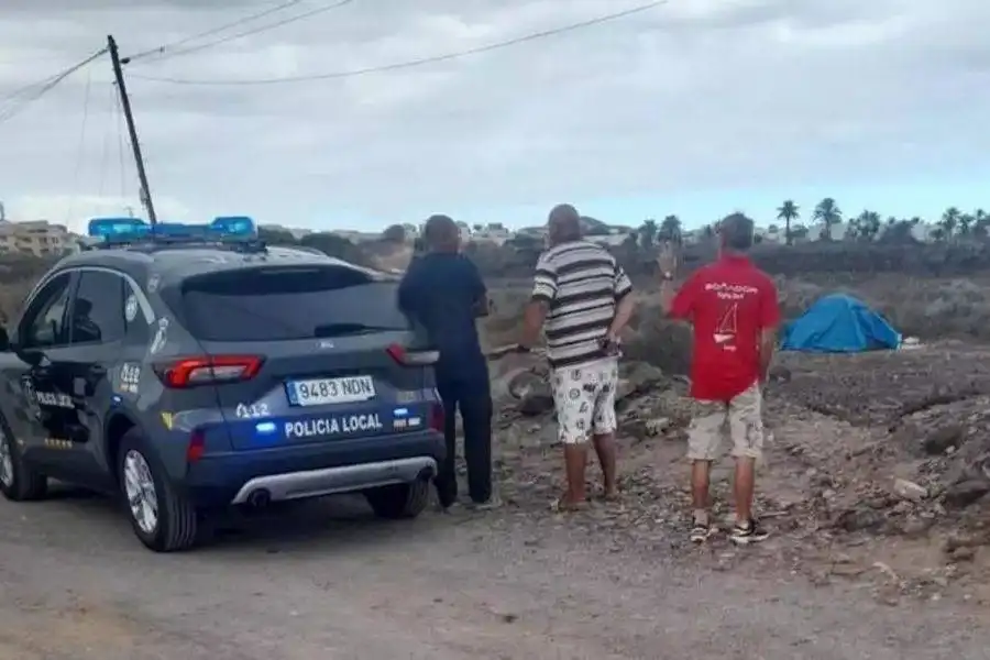Woman found dead in tent in south Tenerife