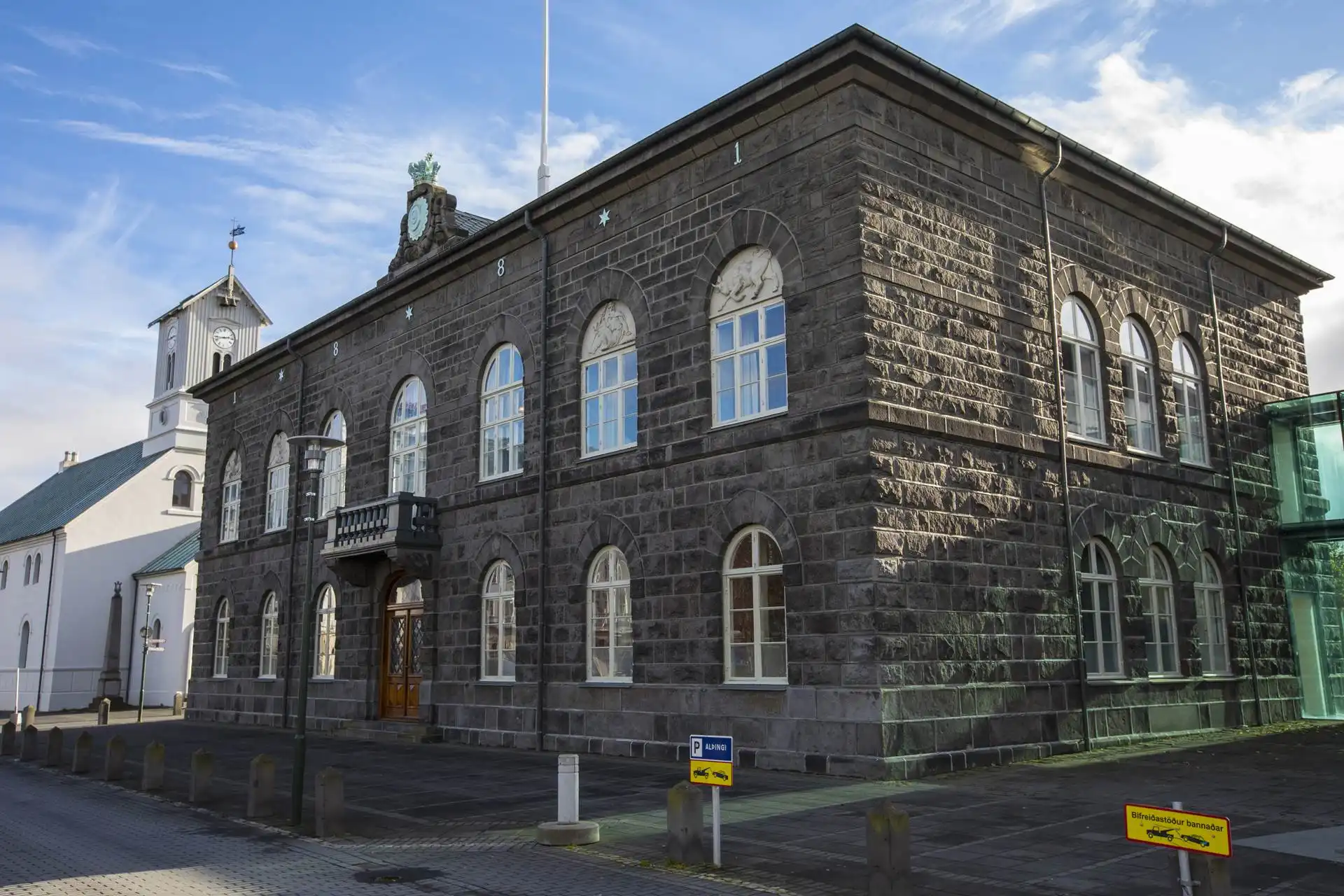 Yfir 2.000 til 3000 milljarða tap á 15 – 17 árum – og enginn ber á­byrgð