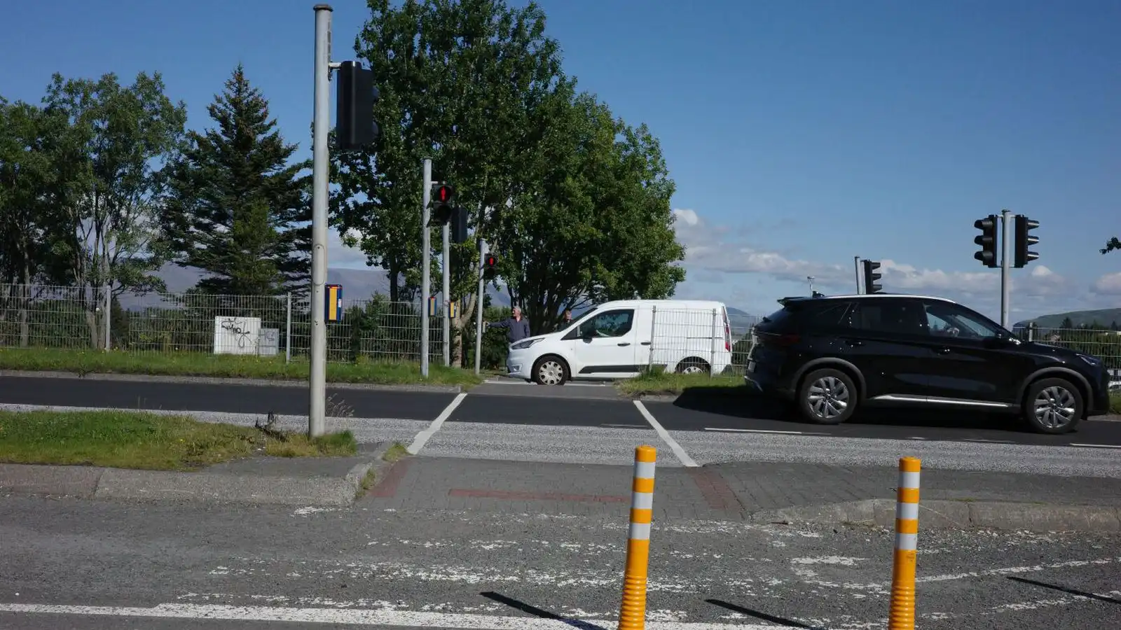 Yfir­leitt bjart en ein­hverjar skúrir sunnan­til - Vísir