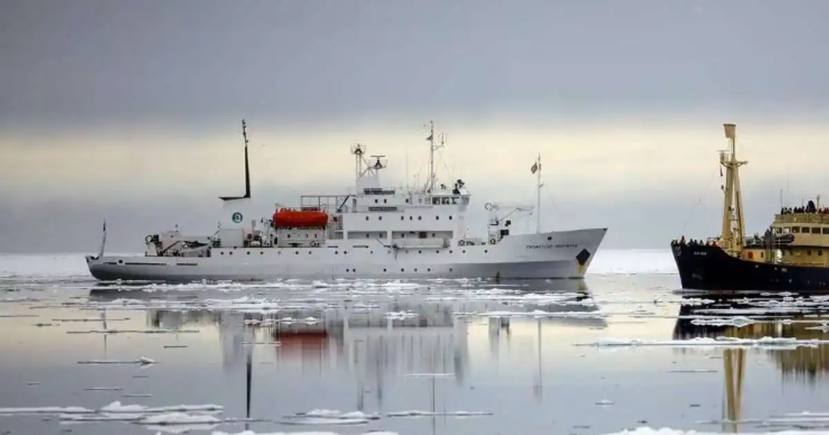 Yfirvöld hafa kyrrsett rússneskt skip við Svalbarða