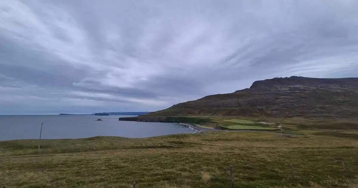 Ýmist skúrir eða skýjað