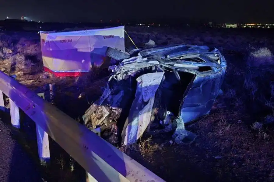 Young man dies after car overturns and catches fire in Lanzarote