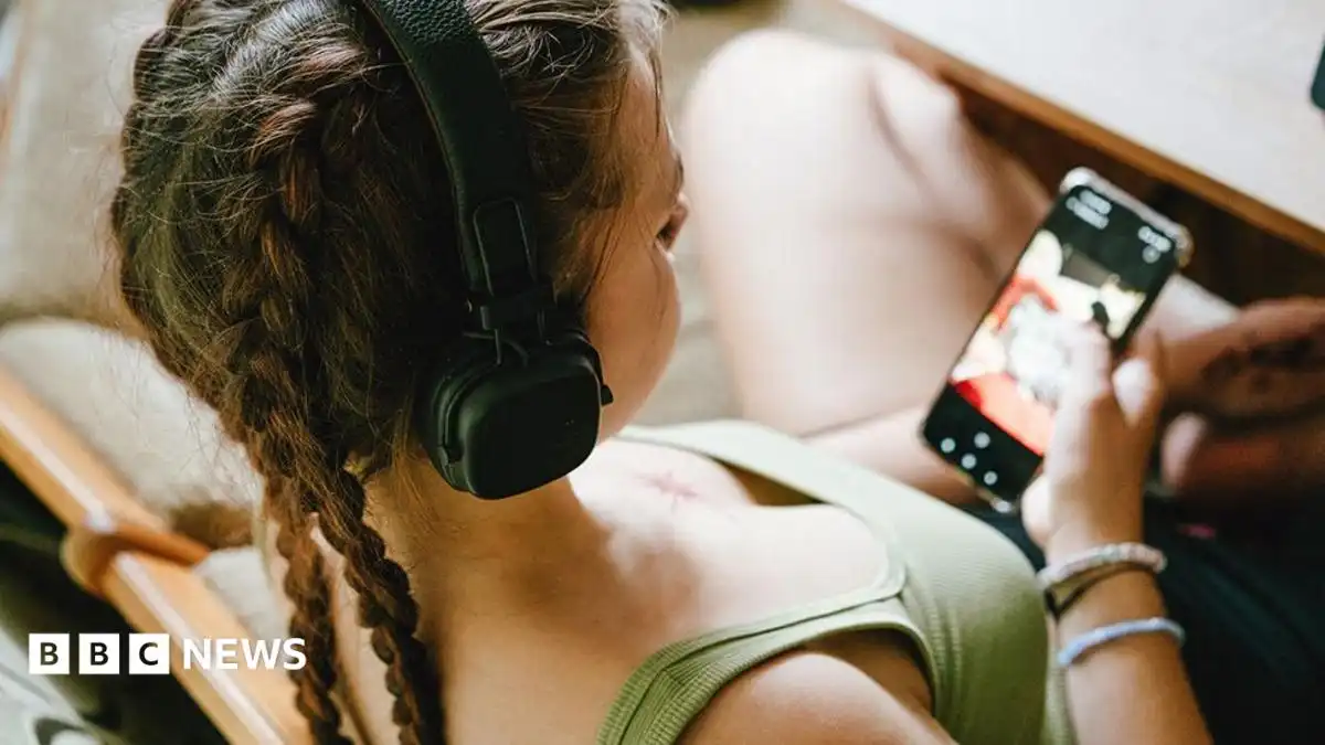 YouTube still recommending eating disorder videos, researchers claim
