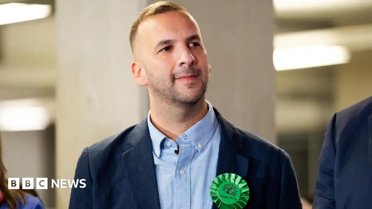 Zack Polanski vows to stay on as Green leader as crticism mounts